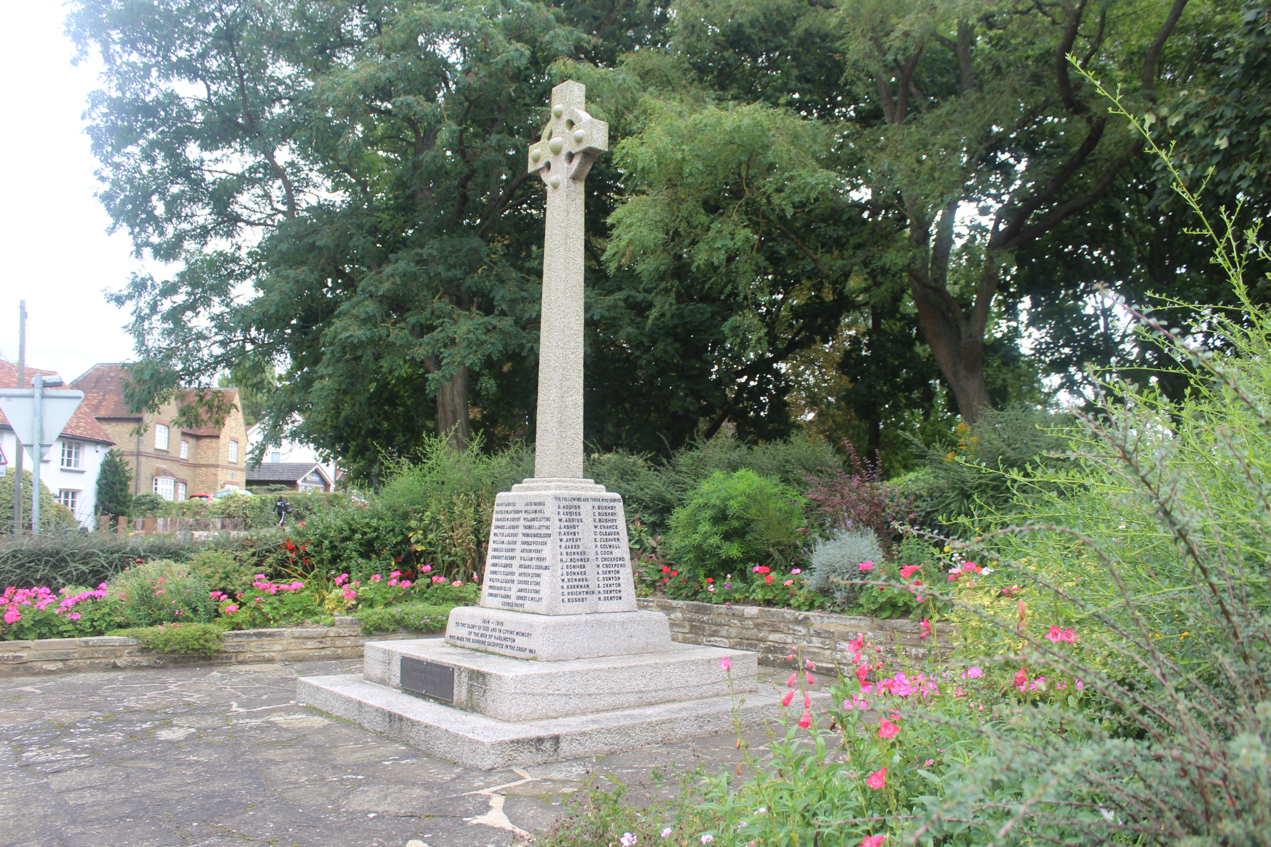 Harlington - War Memorials Online